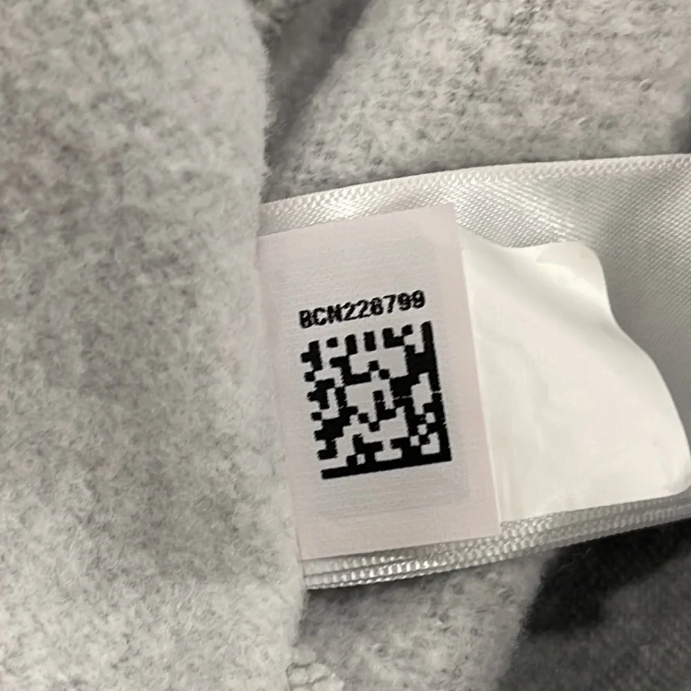 The North Face Blue Decal Ombré Logo Hoodie. Small - Picture 6 of 6